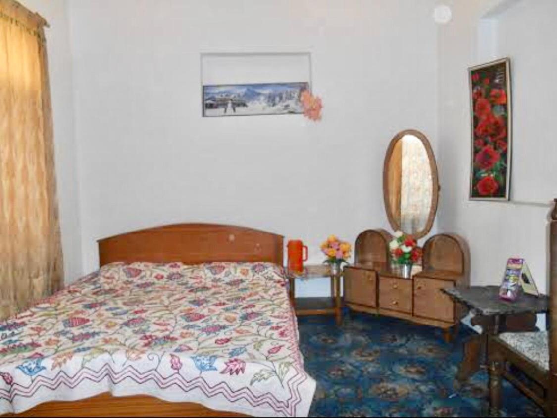New World Apartment Srinagar  Bagian luar foto
